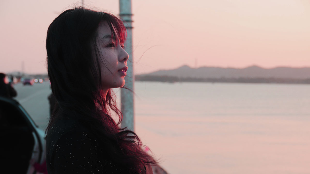 距離を置く男性心理と本音。急に連絡が途絶えたり、仕事を理由にしたりする彼の理由と、関係修復に向けた正しい対処法。